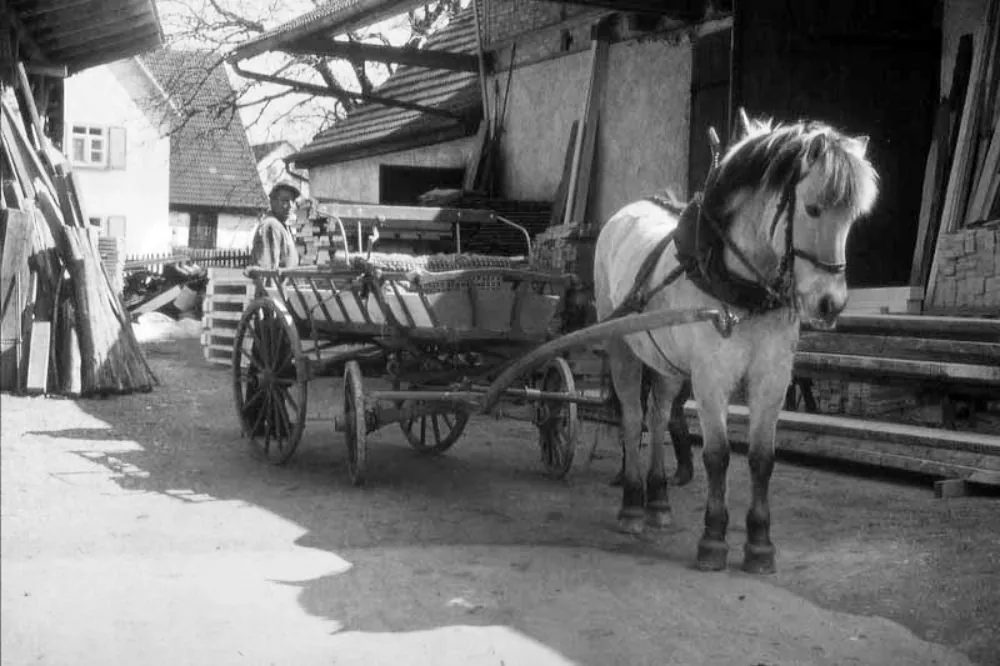 Historische Aufnahme der Wagnerei aus dem Jahr 1945
