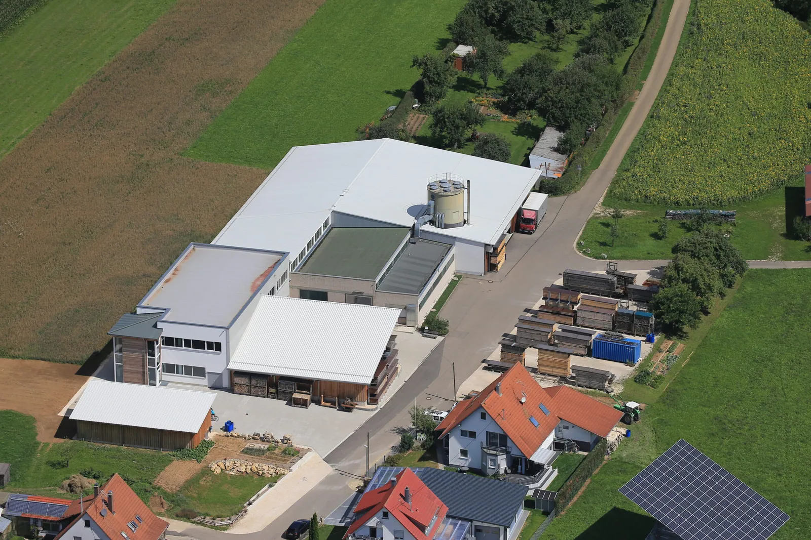 Luftaufnahme der Produktionsstätte der Schreinerei Lehle